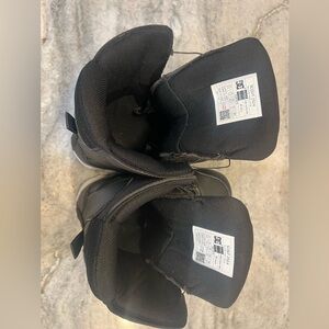 Youth size 4 DC snowboarding boots